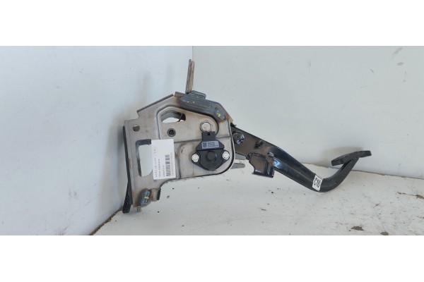 Recambio de pedal embrague para kia rio (yb) edition 7 referencia OEM IAM 93840F2100  