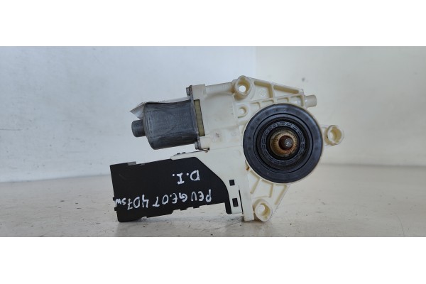 Recambio de motor elevalunas delantero izquierdo para peugeot 407 2.0 16v cat referencia OEM IAM 0130822200  