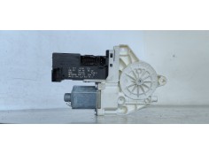 Recambio de motor elevalunas delantero izquierdo para peugeot 407 2.0 16v cat referencia OEM IAM 0130822200  