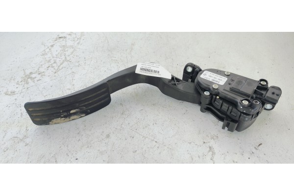Recambio de pedal acelerador para dacia duster 1.5 dci referencia OEM IAM 180106136R  