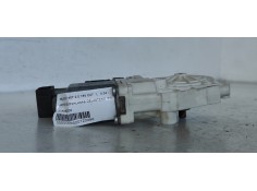 Recambio de motor elevalunas delantero izquierdo para peugeot 407 2.0 16v cat referencia OEM IAM 0130822200  