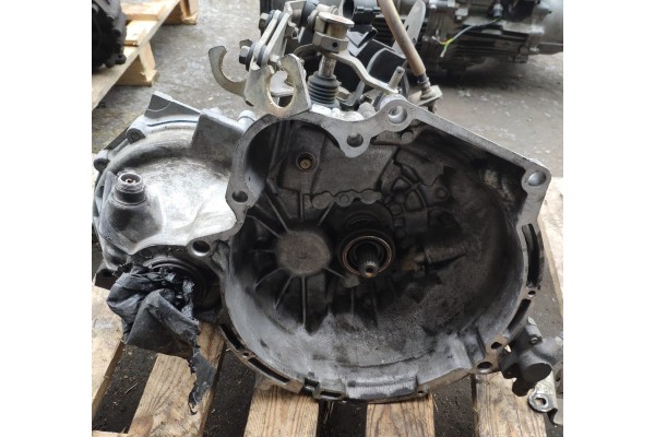 Recambio de caja cambios para hyundai accent (x3) 1.3 cat referencia OEM IAM HS2073  