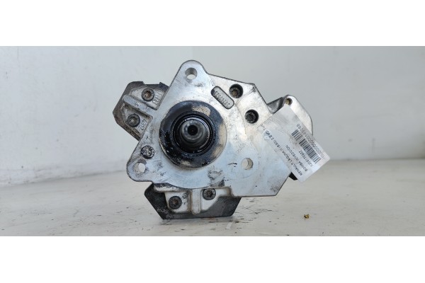 Recambio de bomba inyeccion para renault laguna ii (bg0) 2.2 dci turbodiesel referencia OEM IAM 8200170377  