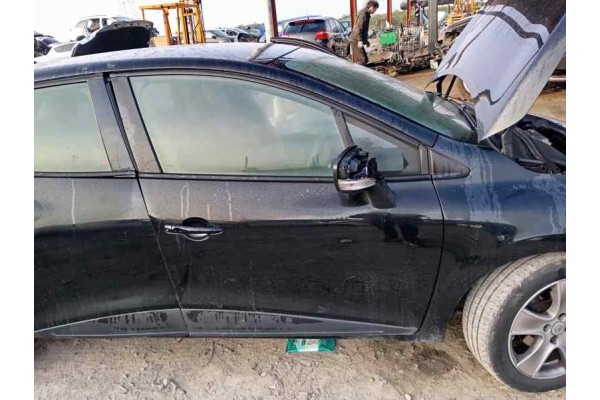 Recambio de puerta delantera derecha para renault clio iv 1.2 referencia OEM IAM   
