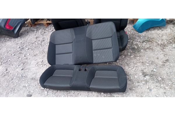 Recambio de asientos traseros para peugeot 207 cc sport referencia OEM IAM   