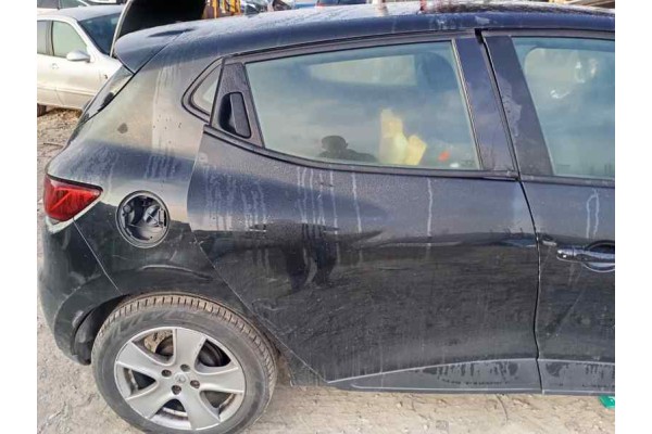 Recambio de puerta trasera derecha para renault clio iv 1.2 referencia OEM IAM   