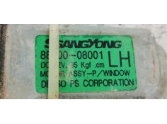 Recambio de elevalunas trasero izquierdo para ssangyong rexton 2.9d turbo 120 4x4 referencia OEM IAM 8810008001  