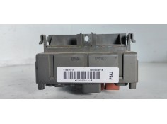Recambio de caja reles / fusibles para renault laguna ii (bg0) 1.9 dci diesel referencia OEM IAM 8200004201E  