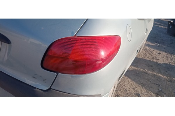 Recambio de piloto trasero derecho para peugeot 206 berlina 1.4 referencia OEM IAM   