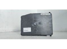 Recambio de caja reles / fusibles para renault scenic ii grand confort dynamique referencia OEM IAM 8200412548  