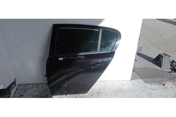 Recambio de puerta trasera izquierda para opel astra h berlina 1.7 16v cdti referencia OEM IAM   