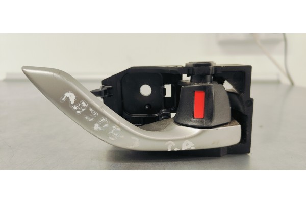 Recambio de maneta interior trasera derecha para mazda 3 lim. () 2.0 i 120 referencia OEM IAM T8314  