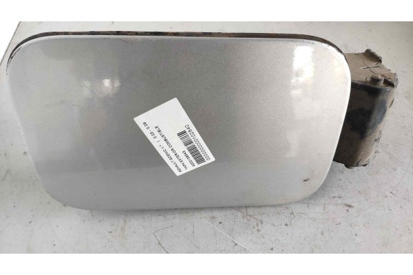 Recambio de tapa exterior combustible para renault scenic ii 1.4 16v referencia OEM IAM 8200139543  