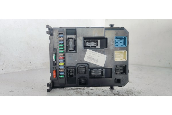 Recambio de caja reles / fusibles para citroen c3 1.6 hdi 75 fap referencia OEM IAM 9666952280  