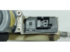 Recambio de elevalunas trasero izquierdo para audi a6 berlina (4f2) 2.4 referencia OEM IAM 4F0959801A  