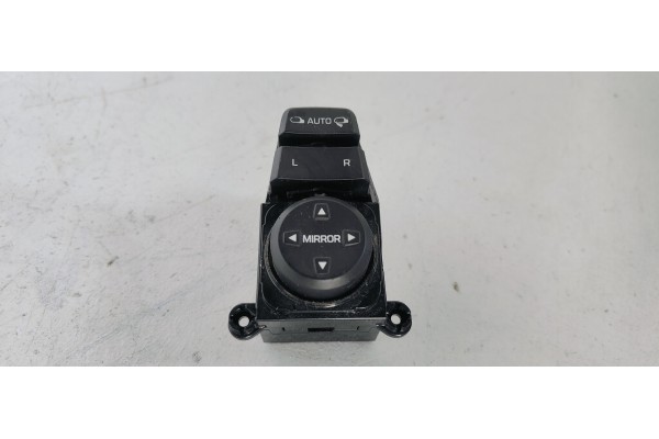 Recambio de mando retrovisor para hyundai tucson sle 2wd referencia OEM IAM 93573D3000  