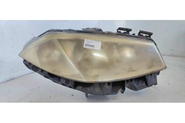 Recambio de faro derecho para renault megane ii berlina 5p confort dynamique referencia OEM IAM 8200476431  