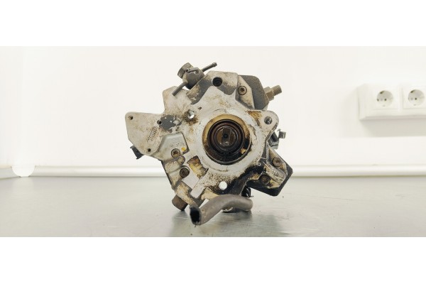 Recambio de bomba inyeccion para hyundai tucson (jm) 2,0 crdi vgt comfort full 4x4 referencia OEM IAM 0445010121  