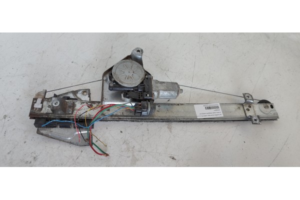 Recambio de elevalunas trasero derecho para mitsubishi montero (v60/v70) 3.2 di-d cat referencia OEM IAM MR989947  