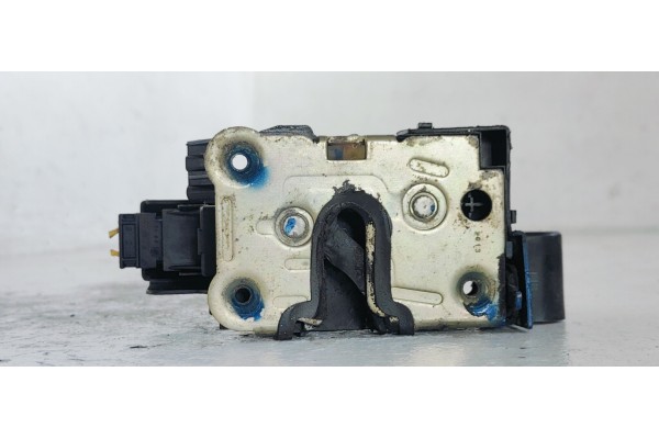 Recambio de cerradura puerta trasera izquierda para dacia duster 1.5 dci referencia OEM IAM 825036721R  