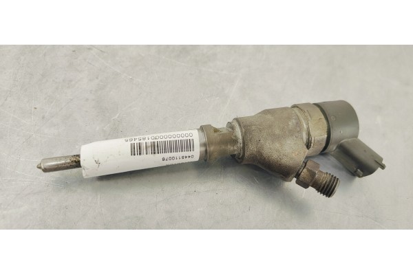 Recambio de inyector para peugeot 307 (s1) xr clim referencia OEM IAM 0445110076  