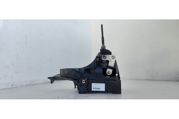 Recambio de palanca cambio para opel insignia berlina edition referencia OEM IAM 13261545  