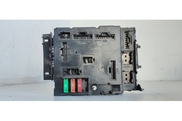 Recambio de caja reles / fusibles para smart coupe fortwo coupe (52kw) referencia OEM IAM A4515451101  