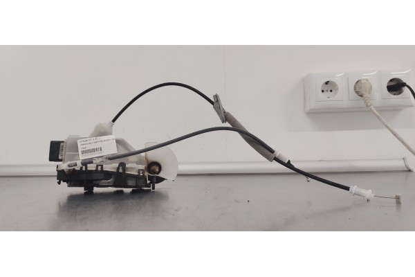 Recambio de cerradura puerta delantera izquierda para citroen c3 1.2i 82 referencia OEM IAM 123981  