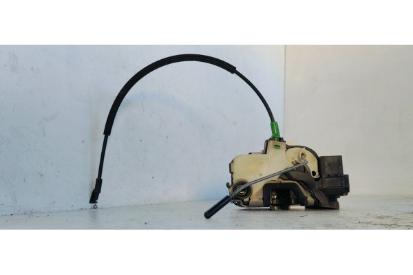 Recambio de cerradura puerta trasera derecha para opel insignia berlina 2.0cdti 130 fap referencia OEM IAM   