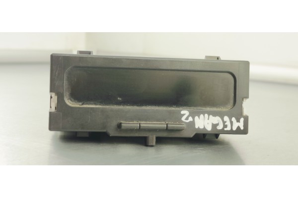 Recambio de pantalla multifuncion para renault megane ii berlina 5p confort dynamique referencia OEM IAM 8200107839B  