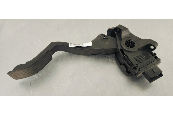 Recambio de pedal acelerador para citroen c3 1.2i 82 referencia OEM IAM 9835904480  