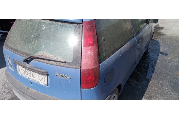 Recambio de piloto trasero derecho para fiat punto berlina (176) 1.1 referencia OEM IAM 29420202  