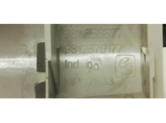 Recambio de luz interior para citroen c3 1.2i 82 referencia OEM IAM 9811856677  