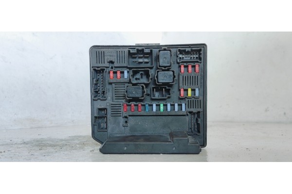 Recambio de caja reles / fusibles para nissan qashqai (j10) acenta 4x4 referencia OEM IAM 284B7JD00B  