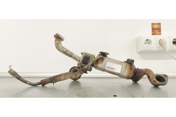 Recambio de enfriador egr para toyota corolla verso (r1) referencia OEM IAM 256800R020  