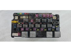 CAJA RELES / FUSIBLES AK7022 