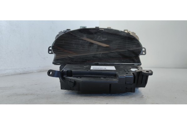 Recambio de cuadro instrumentos para toyota yaris referencia OEM IAM 8380052130  