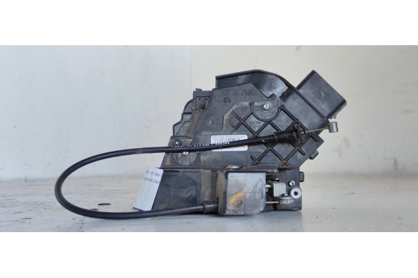 Recambio de cerradura puerta delantera derecha para ford focus berlina (cap) business referencia OEM IAM 3M5AR21812AK  