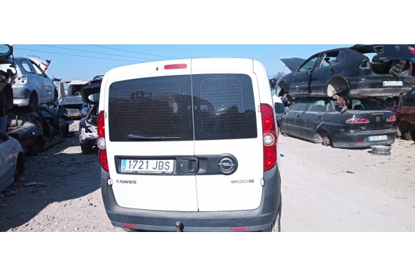 Recambio de puerta trasera derecha para opel combo d kasten l1h1 2,2t referencia OEM IAM   