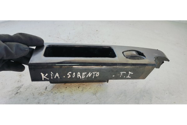 Recambio de mando elevalunas trasero izquierdo para kia sorento 2.5 crdi ex referencia OEM IAM 478520  