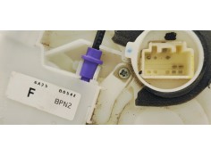 Recambio de cerradura puerta delantera derecha para mazda 3 lim. () 2.0 i 120 referencia OEM IAM   