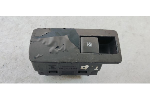 Recambio de mando elevalunas trasero izquierdo para opel insignia berlina cosmo 4x4 referencia OEM IAM 13222231  