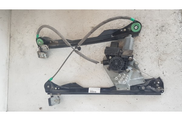 Recambio de elevalunas delantero derecho para ford focus berlina (cak) ghia referencia OEM IAM XS4123200  