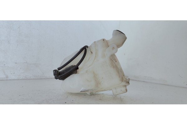 Recambio de deposito limpia para citroen c3 elle referencia OEM IAM 9683988680003  