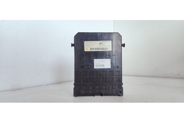 Recambio de caja reles / fusibles para citroen c5 berlina 2.0 hdi referencia OEM IAM 9651196680A  