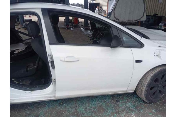 Recambio de puerta delantera derecha para opel astra j lim. 1.7 cdti 110 fap referencia OEM IAM   