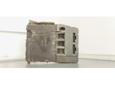 CAJA RELES / FUSIBLES 8200309690 