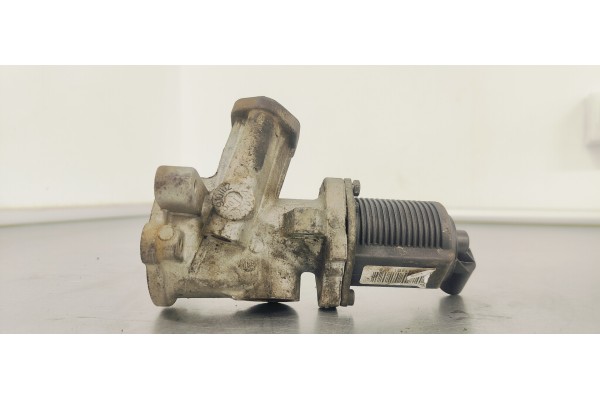 Recambio de valvula egr para opel corsa d cosmo referencia OEM IAM 55201144  