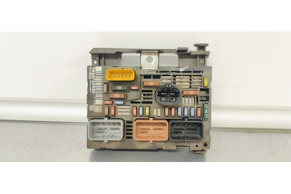 Recambio de caja reles / fusibles para peugeot 407 sw sport referencia OEM IAM 9664705980  