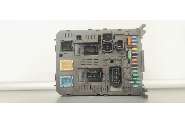 Recambio de caja reles / fusibles para peugeot 407 sw sr confort referencia OEM IAM 9664059080  